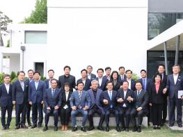 김동연, 도의회 안행위 위원들 만나. 소통·협치 행보 이어가 기사 이미지