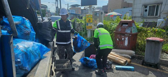 바우덕이 축제, 쓰레기 37% 감소… 안성시 ‘친환경 관리 모델’ 주목 — 생활폐기물 3단계(배출·수거·처리) 시스템 정착, 시민 참여로 성과 가시화 기사 이미지