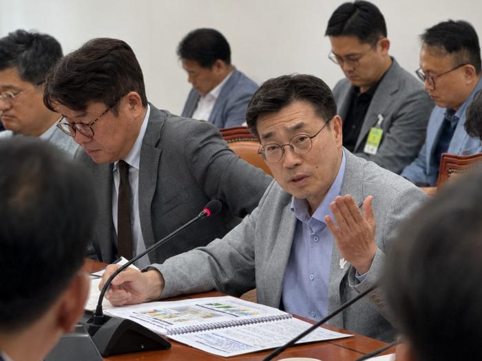 최원용 평택시장, 국토부·LH에 도시·교통 현안 ‘패키지 해법’ 촉구 - 고덕 교통망부터 지제역세권·KTX 경기남부역사·신안산선까지 집중 논의 기사 이미지