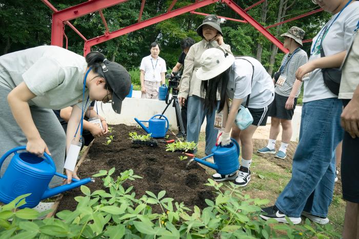 이승희 청소년과장 “청소년 제안이 실제 정책으로”…113명 참여 ‘씨앗에서 나눔까지’ - 발달장애·경계선지능·고립·은둔·학교 밖 청소년 참여…10개 기관 무예산 협업 기사 이미지